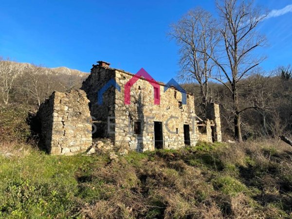 casale in vendita a Bagni di Lucca