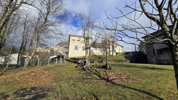 casa indipendente in vendita a Bagni di Lucca in zona La Villa