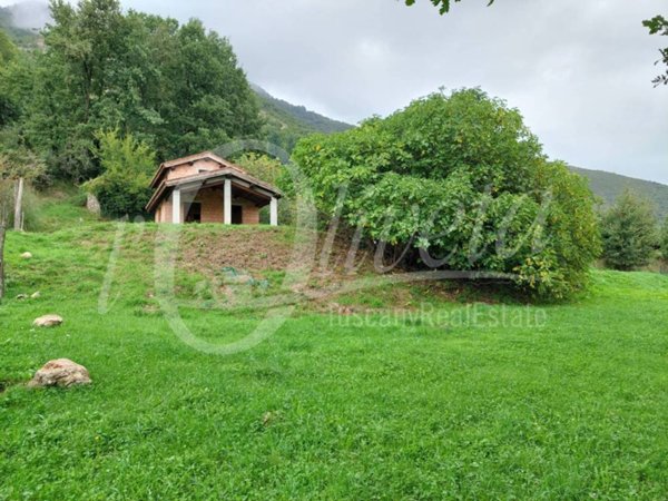 casa indipendente in vendita a Bagni di Lucca in zona San Cassiano di Controni