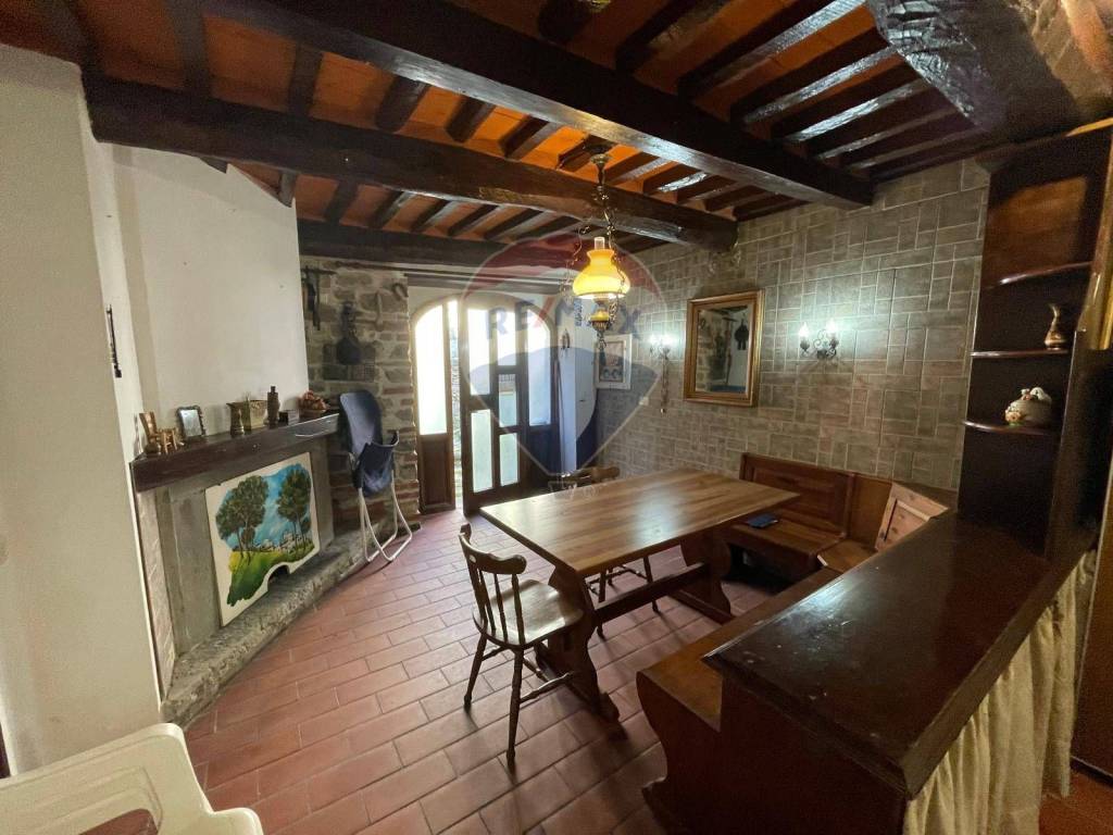 appartamento in vendita a Bagni di Lucca in zona Casabasciana