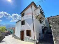 casa indipendente in vendita a Bagni di Lucca in zona Lugliano