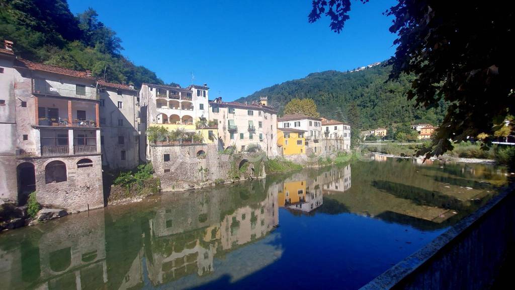 appartamento in vendita a Bagni di Lucca in zona Ponte a Serraglio