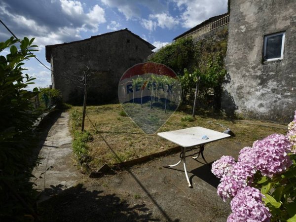 casa indipendente in vendita a Bagni di Lucca in zona Crasciana