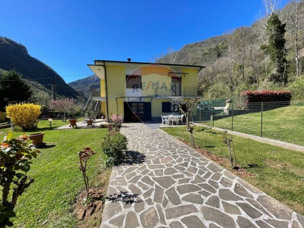 casa indipendente in vendita a Bagni di Lucca in zona Limano