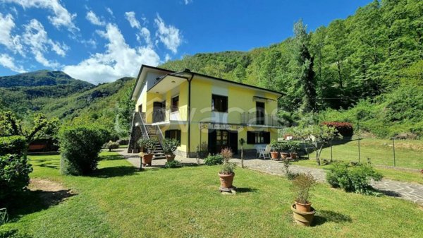 casa indipendente in vendita a Bagni di Lucca in zona La Villa
