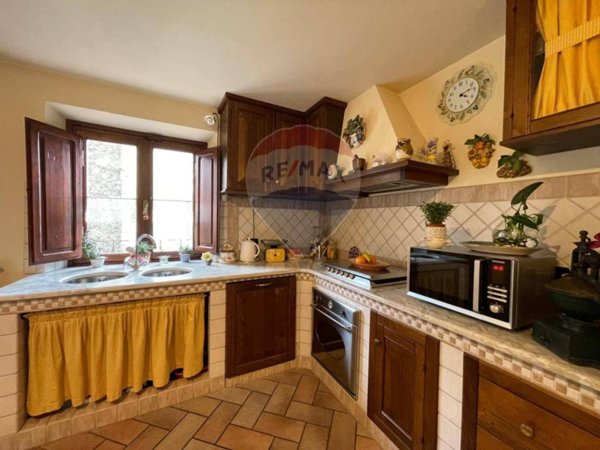 casa indipendente in vendita a Bagni di Lucca in zona San Cassiano di Controni
