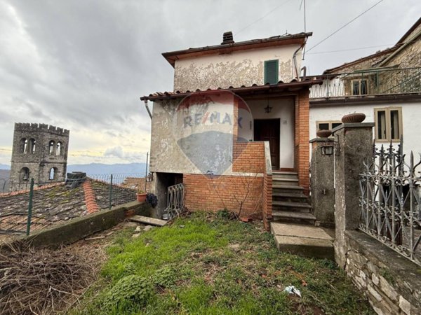 casa indipendente in vendita a Bagni di Lucca in zona Montefegatesi