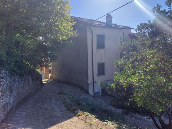 intera palazzina in vendita a Bagni di Lucca