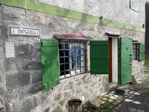casa indipendente in vendita a Bagni di Lucca in zona Montefegatesi