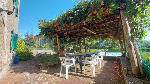 casa indipendente in vendita a Bagni di Lucca