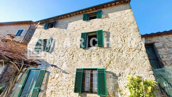 intera palazzina in vendita a Bagni di Lucca