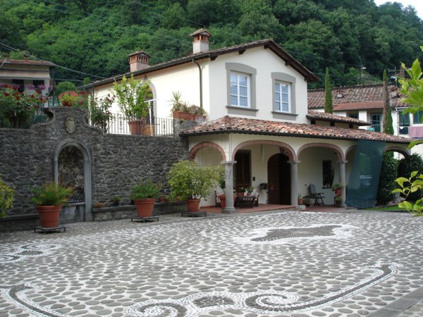 casa indipendente in vendita a Bagni di Lucca in zona La Villa
