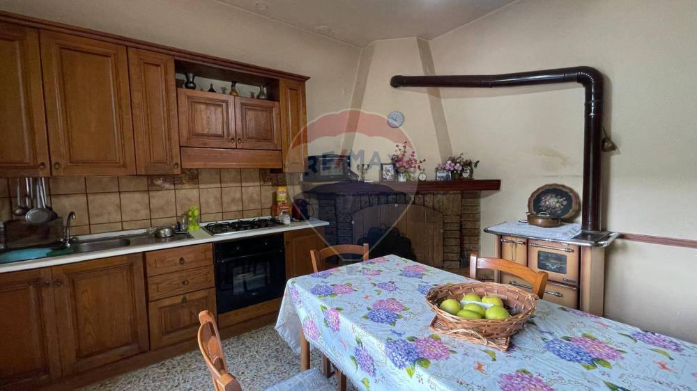 casa indipendente in vendita a Bagni di Lucca in zona La Villa