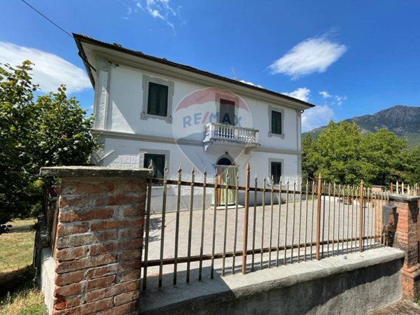 casa indipendente in vendita a Bagni di Lucca in zona Vico Pancellorum