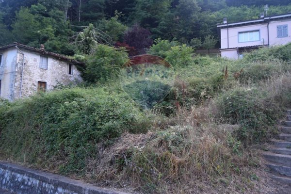 terreno edificabile in vendita a Bagni di Lucca