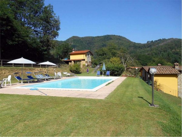 casa indipendente in vendita a Bagni di Lucca