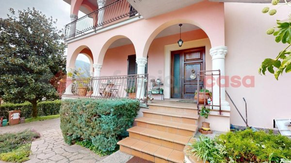 casa indipendente in vendita a Bagni di Lucca in zona Fornoli