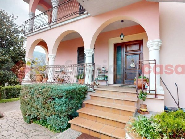 casa indipendente in vendita a Bagni di Lucca in zona Fornoli