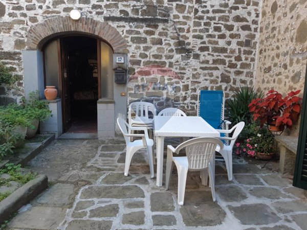 casa indipendente in vendita a Bagni di Lucca in zona Casabasciana
