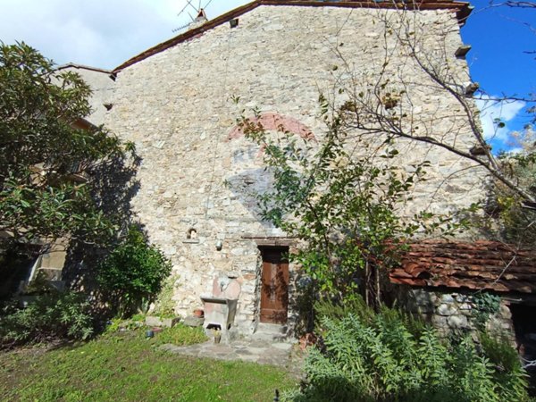 casa indipendente in vendita a Bagni di Lucca in zona Vico Pancellorum