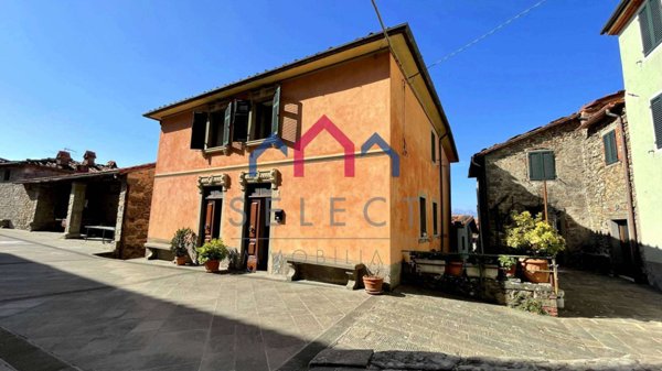 casa indipendente in vendita a Bagni di Lucca in zona Casabasciana