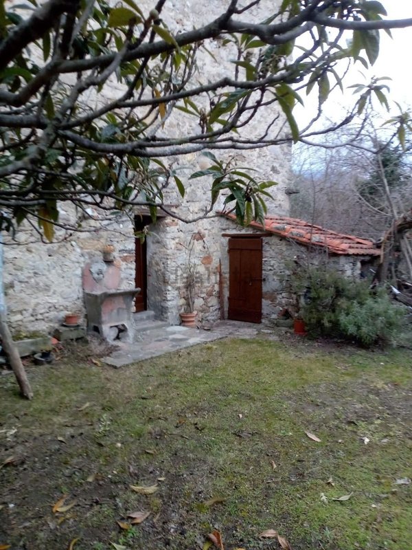 casa indipendente in vendita a Bagni di Lucca in zona Vico Pancellorum