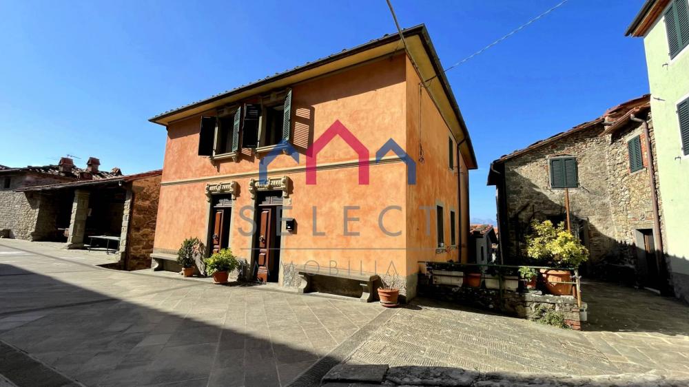 casa indipendente in vendita a Bagni di Lucca in zona Casabasciana