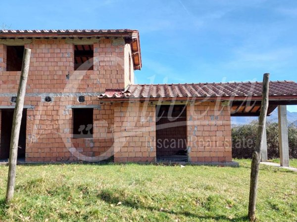 casa indipendente in vendita a Bagni di Lucca