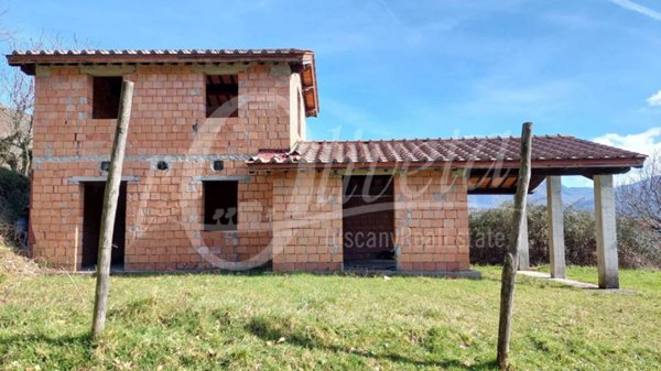 casa indipendente in vendita a Bagni di Lucca