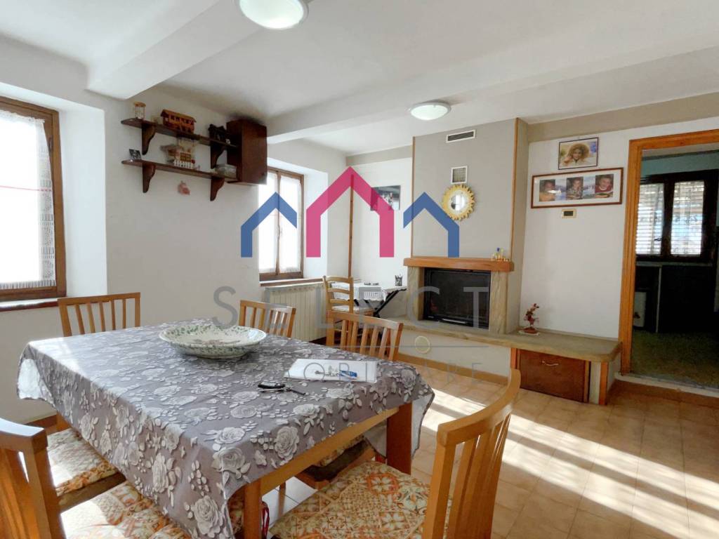 casa indipendente in vendita a Bagni di Lucca in zona Benabbio