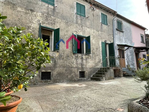 appartamento in vendita a Bagni di Lucca in zona Ponte a Serraglio
