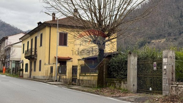 casa indipendente in vendita a Bagni di Lucca in zona Ponte a Serraglio