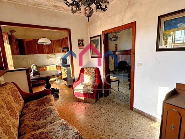 casa indipendente in vendita a Bagni di Lucca in zona Crasciana