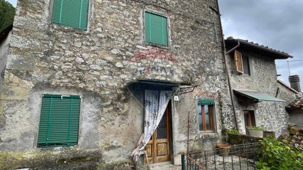 casa indipendente in vendita a Bagni di Lucca in zona Benabbio