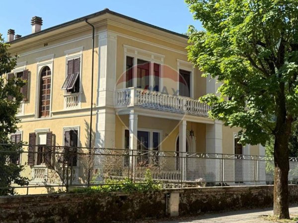 casa indipendente in vendita a Bagni di Lucca in zona La Villa