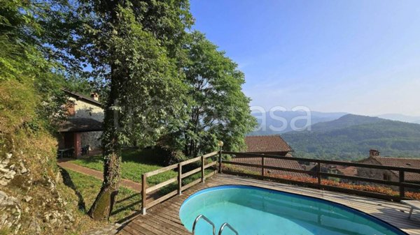 casa indipendente in vendita a Bagni di Lucca