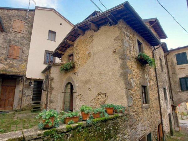 casa indipendente in vendita a Bagni di Lucca