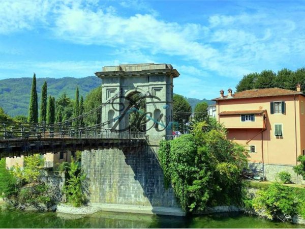 casa indipendente in vendita a Bagni di Lucca in zona La Villa