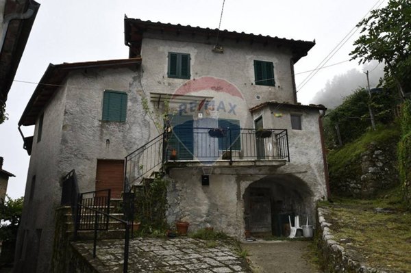 casa indipendente in vendita a Bagni di Lucca