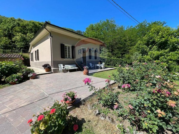casa indipendente in vendita a Bagni di Lucca in zona La Villa