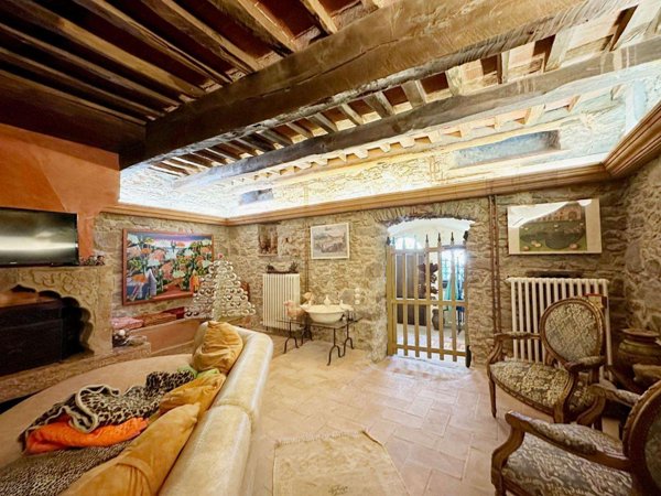 intera palazzina in vendita a Bagni di Lucca