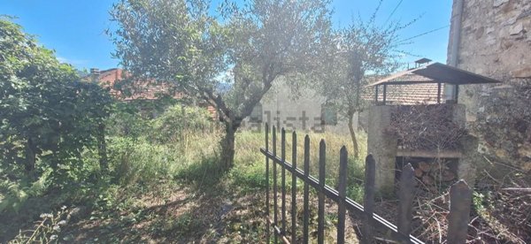 casa indipendente in vendita a Bagni di Lucca in zona San Cassiano di Controni