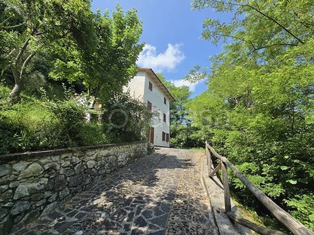 casa indipendente in vendita a Bagni di Lucca