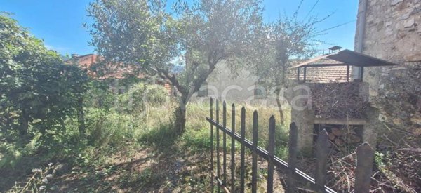 casa indipendente in vendita a Bagni di Lucca