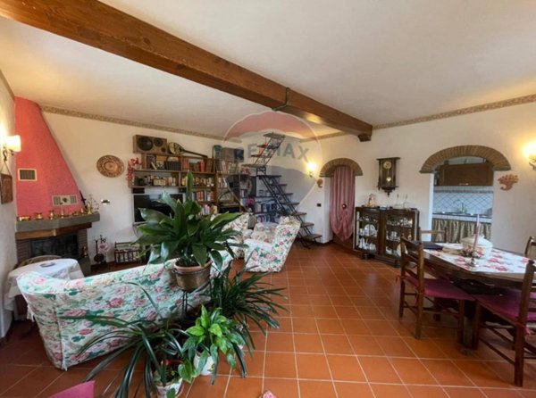 casa indipendente in vendita a Bagni di Lucca in zona Fornoli