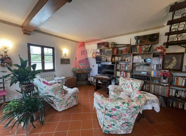 casa indipendente in vendita a Bagni di Lucca in zona Fornoli