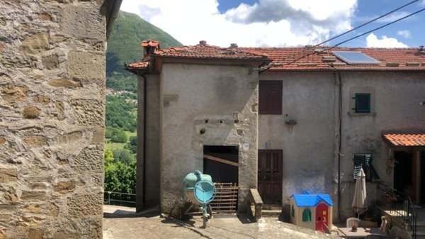 casa indipendente in vendita a Bagni di Lucca