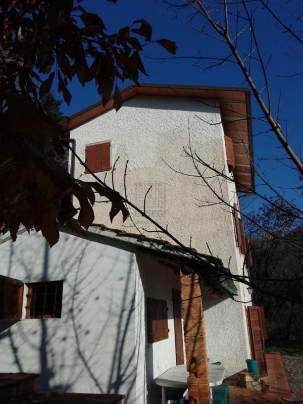 casa indipendente in vendita a Bagni di Lucca