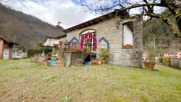 casa indipendente in vendita a Bagni di Lucca in zona La Villa