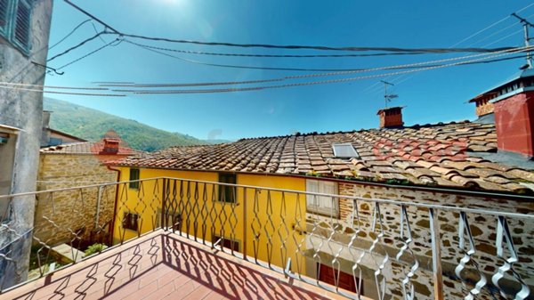 appartamento in vendita a Bagni di Lucca in zona Casabasciana